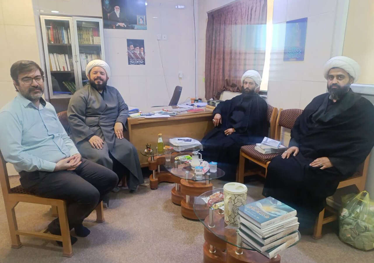 دیدار هیئت پژوهشگاه با معاون آموزش و پژوهش دفتر نمایندگی مقام معظم رهبری در عراق
